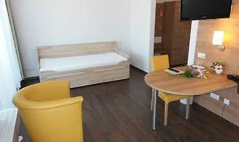 Luise - By Superfly Hotel 3*